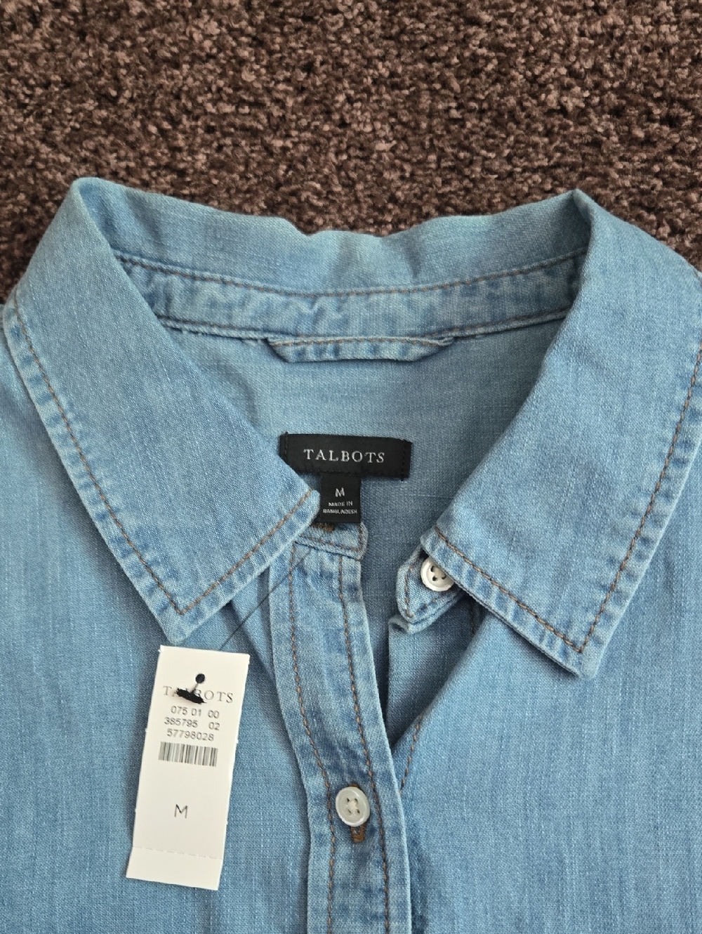 NEW Talbots Light Blue Denim Chambray Button Front Shirt M - Picture 3 of 6